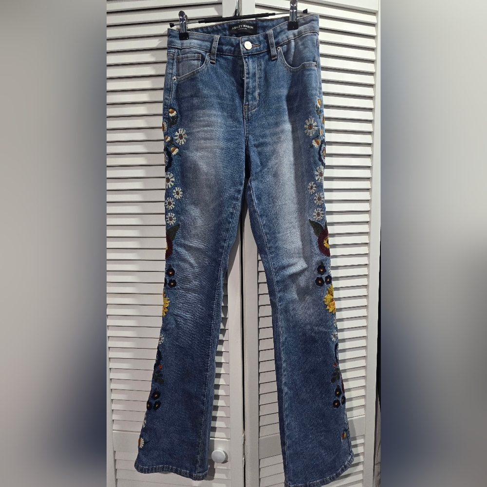 Ashley Mason Premium Embroidered Blue Jeans, Size 1/25